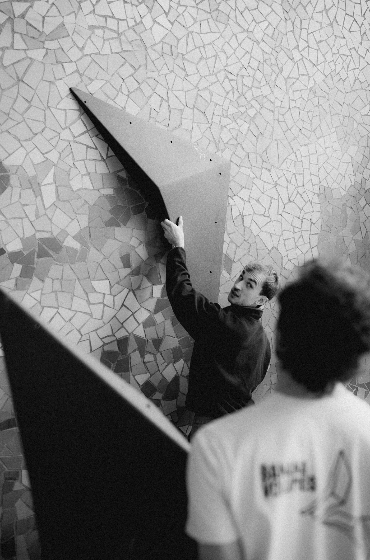 BANANA MOSAIC Volumen. Im Hintergrund eine Mosaikwand
Eine neue Volumen Serie von Banana Climbing. Flache Shapes