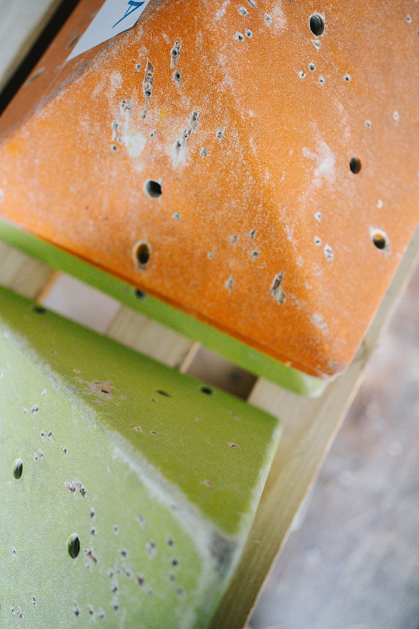 ReGrab by Banana Volumes refurbished Klettervolumen, Griffe und Makros, PU und Holz