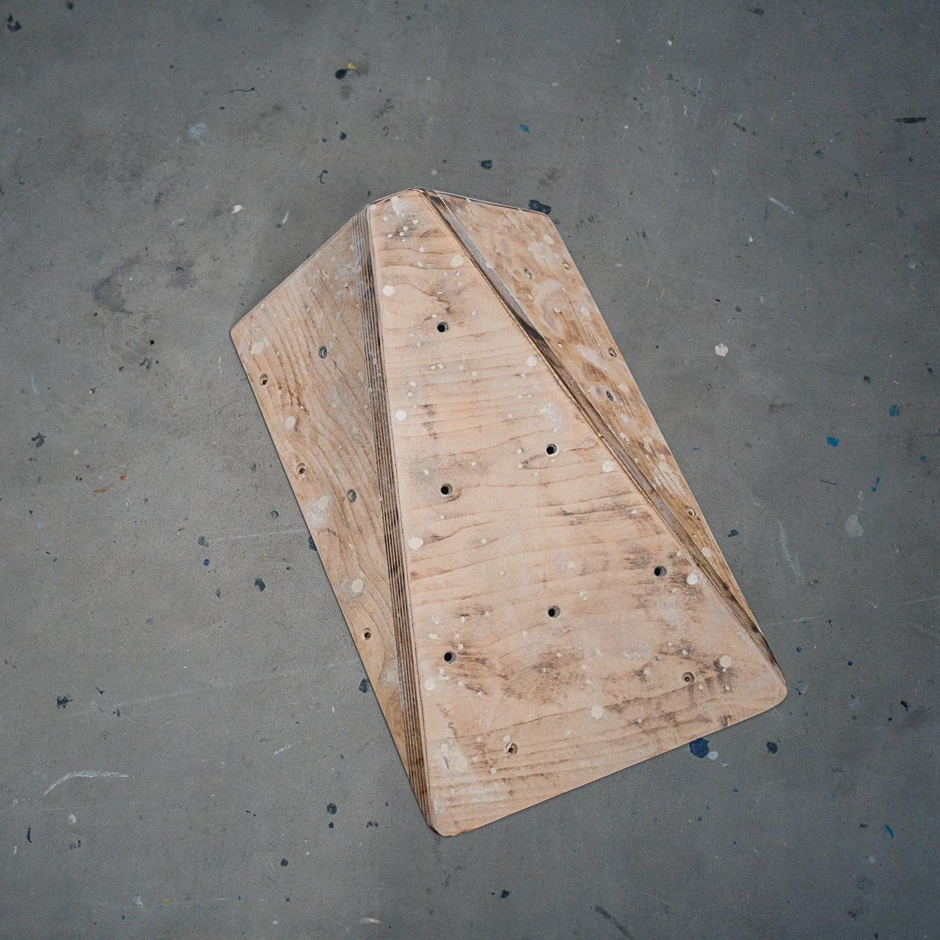 ReGrab by Banana Volumes refurbished Klettervolumen, Griffe und Makros, PU und Holz